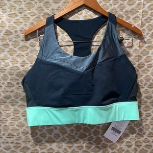 FABLETICS SPORTS BRA 1XL NWT